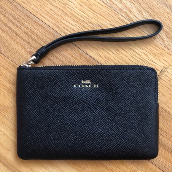 Coach Handbags - Coach leather wristlet Coach Handbags - Coach leather wristlet